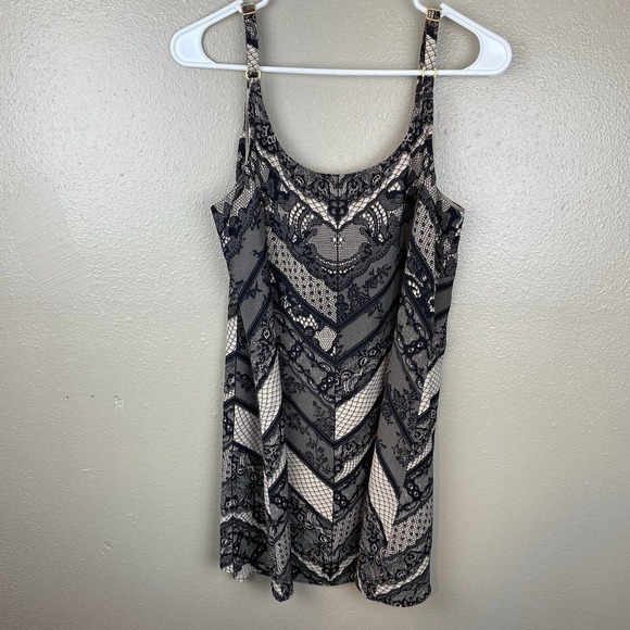 CAbi Monaco Lace Print Tank Sz Med - Picture 4 of 4